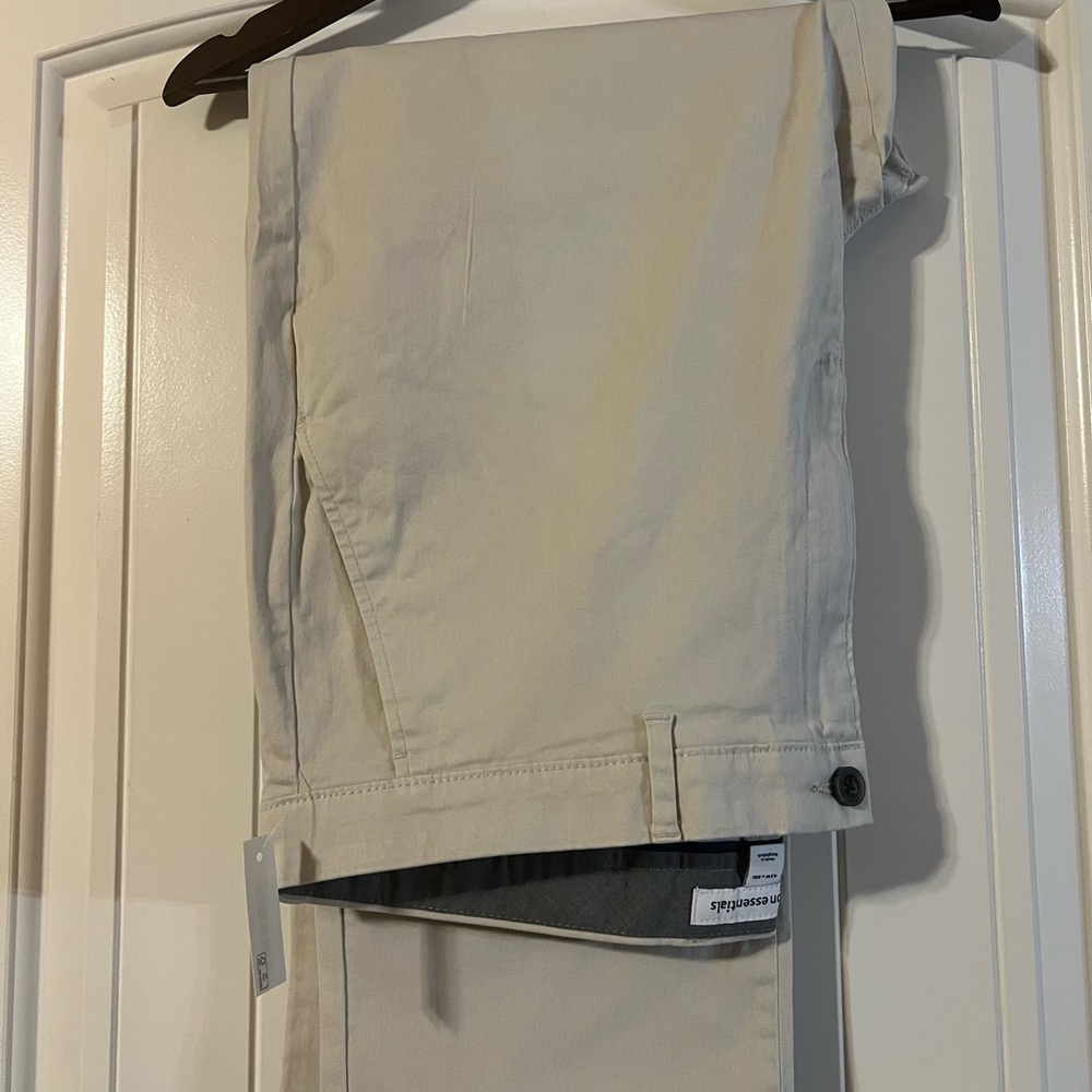 Amazon Essentials Men's Khaki Chinos